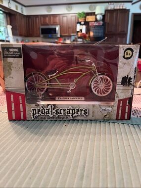 Pedal Scrapers 'Freshly Squeezed' Green Diecast Chopper Bike